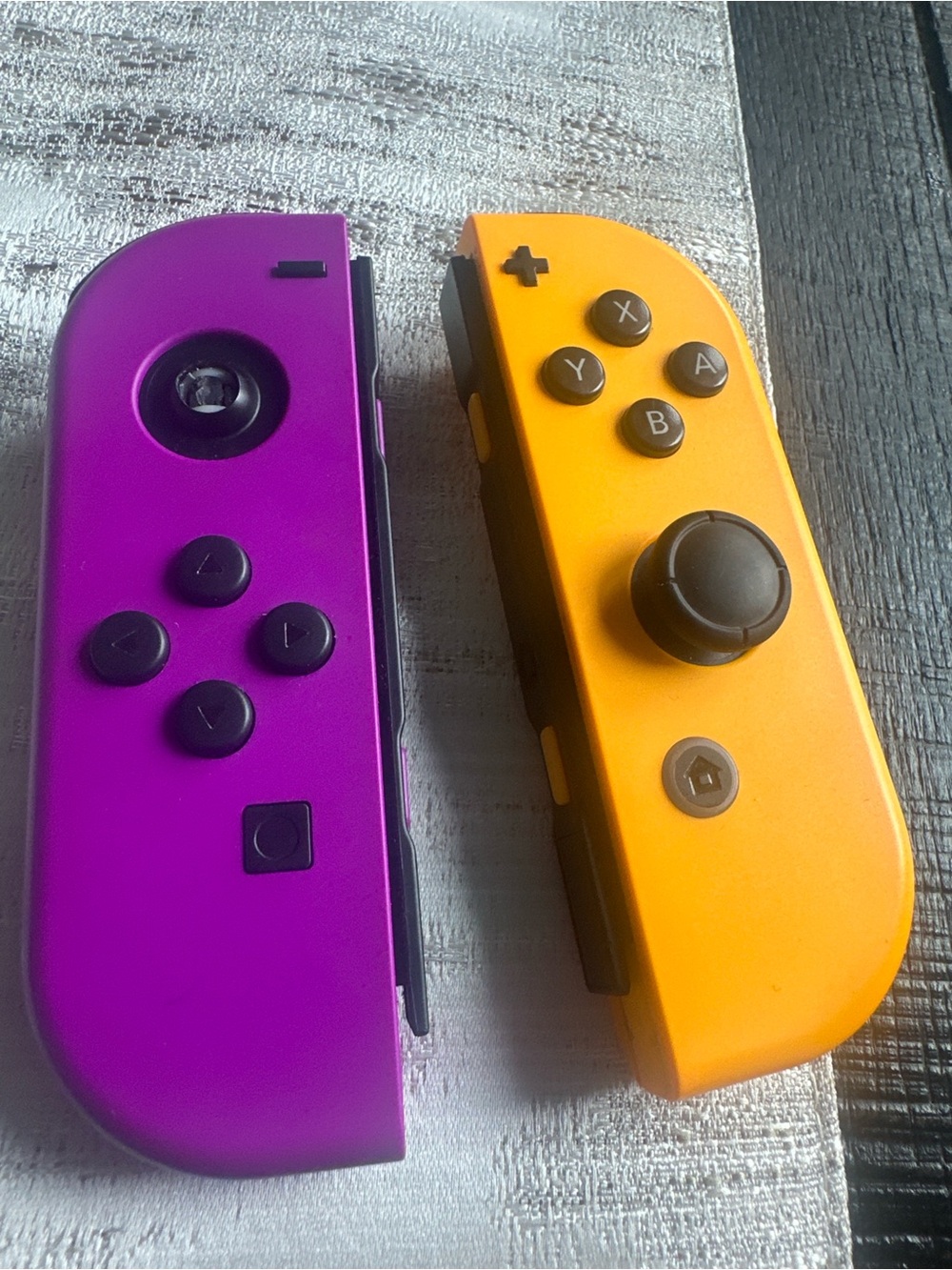 Nintendo Switch Joy-Con 2 Controllers – both Working, 1 Needs Repair